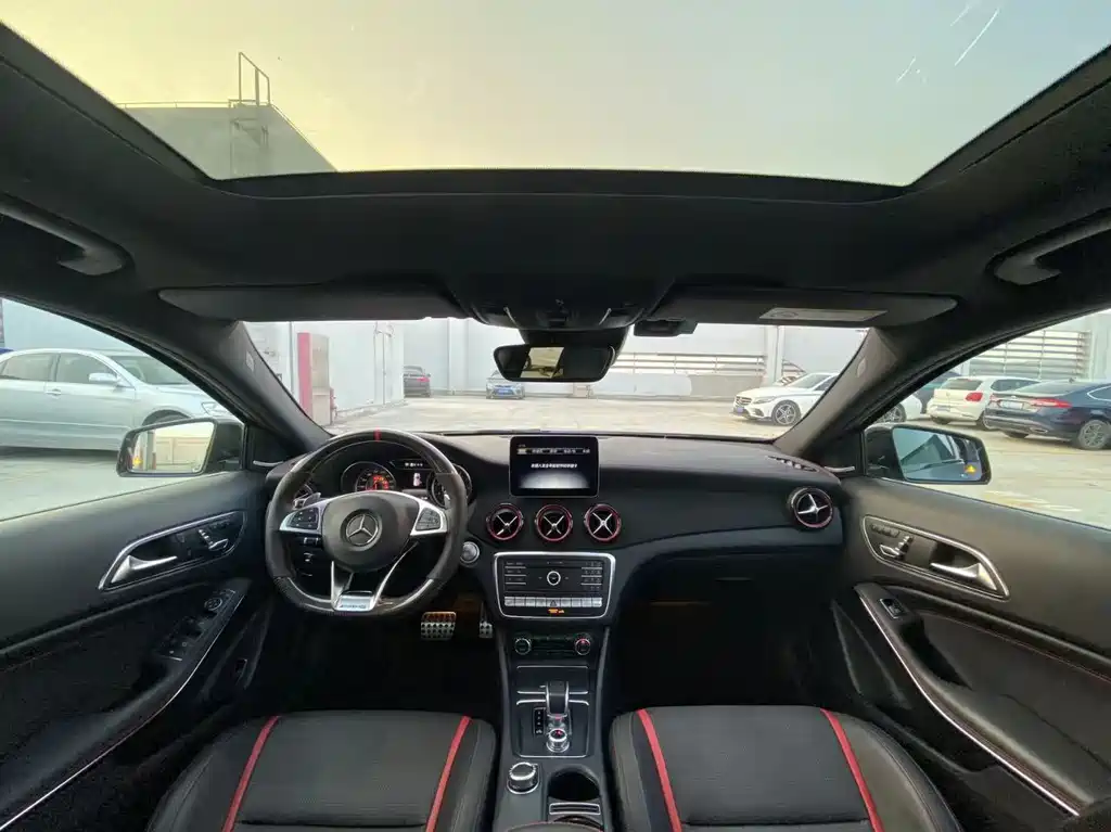 Mercedes-Benz GLA AMG 2017 — фото 9
