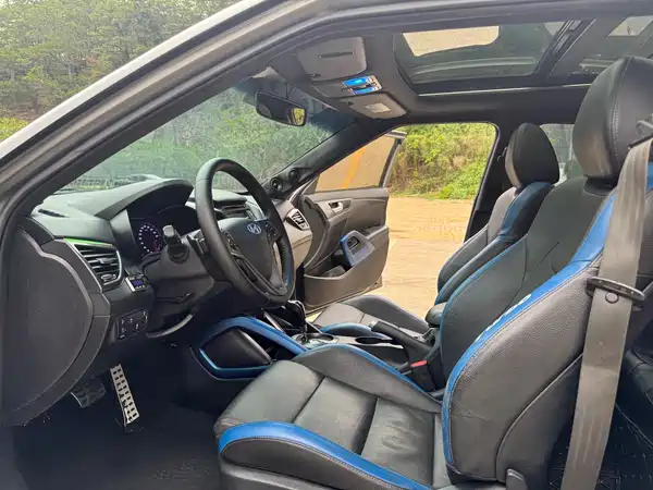 Hyundai Veloster 2015