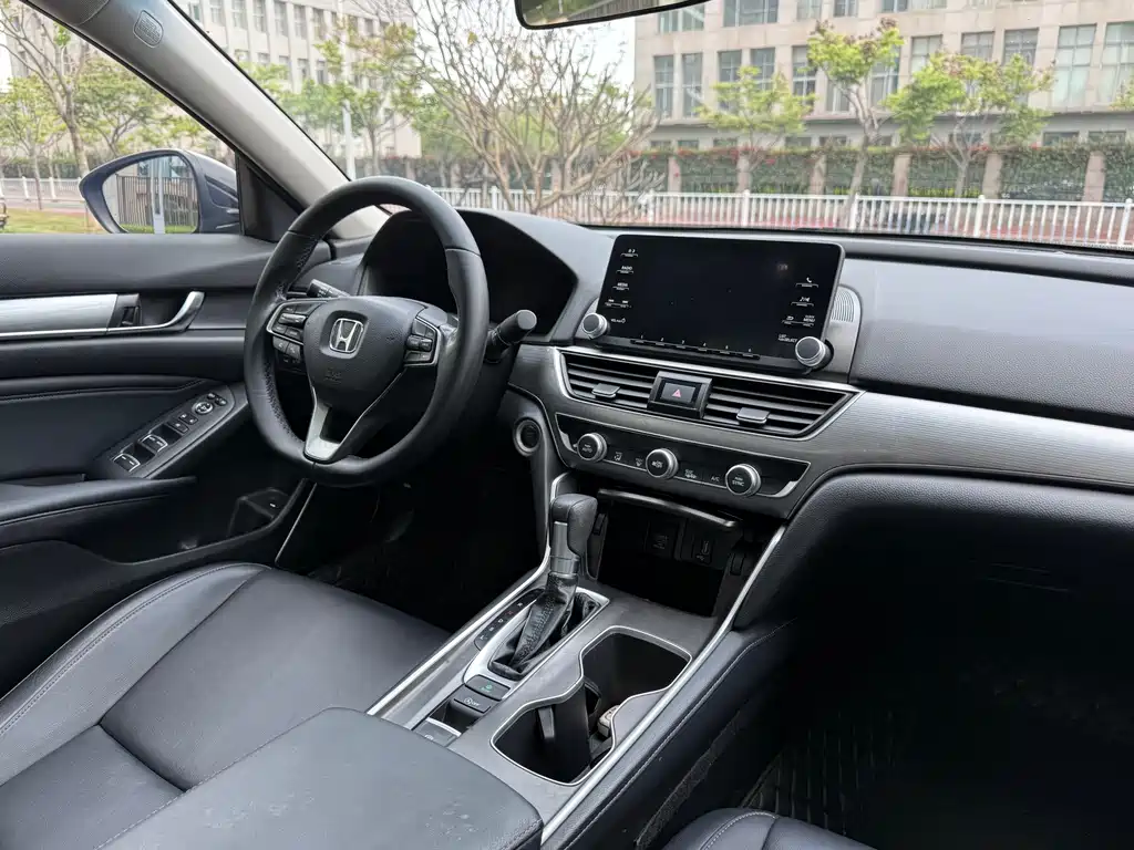 Honda Accord 2019 — фото 14