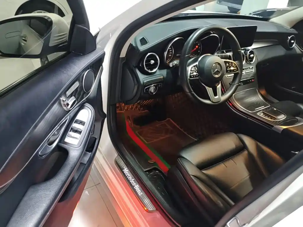 Mercedes-Benz C-Class 2019 — фото 16