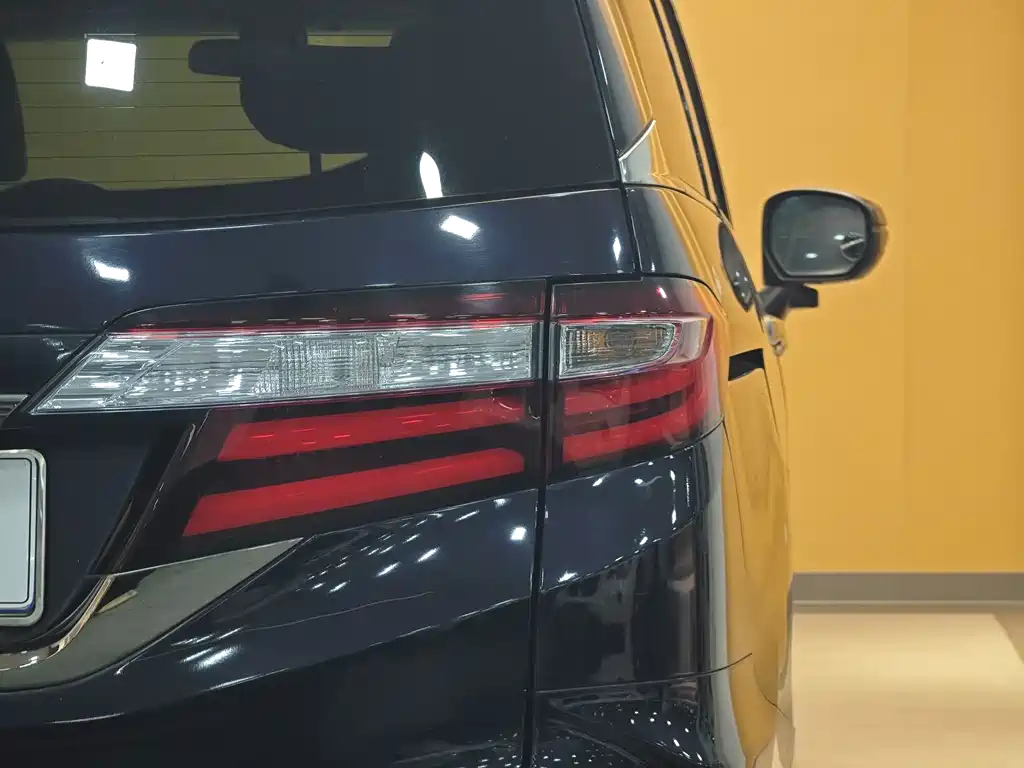 Honda Odyssey 2020 — фото 27