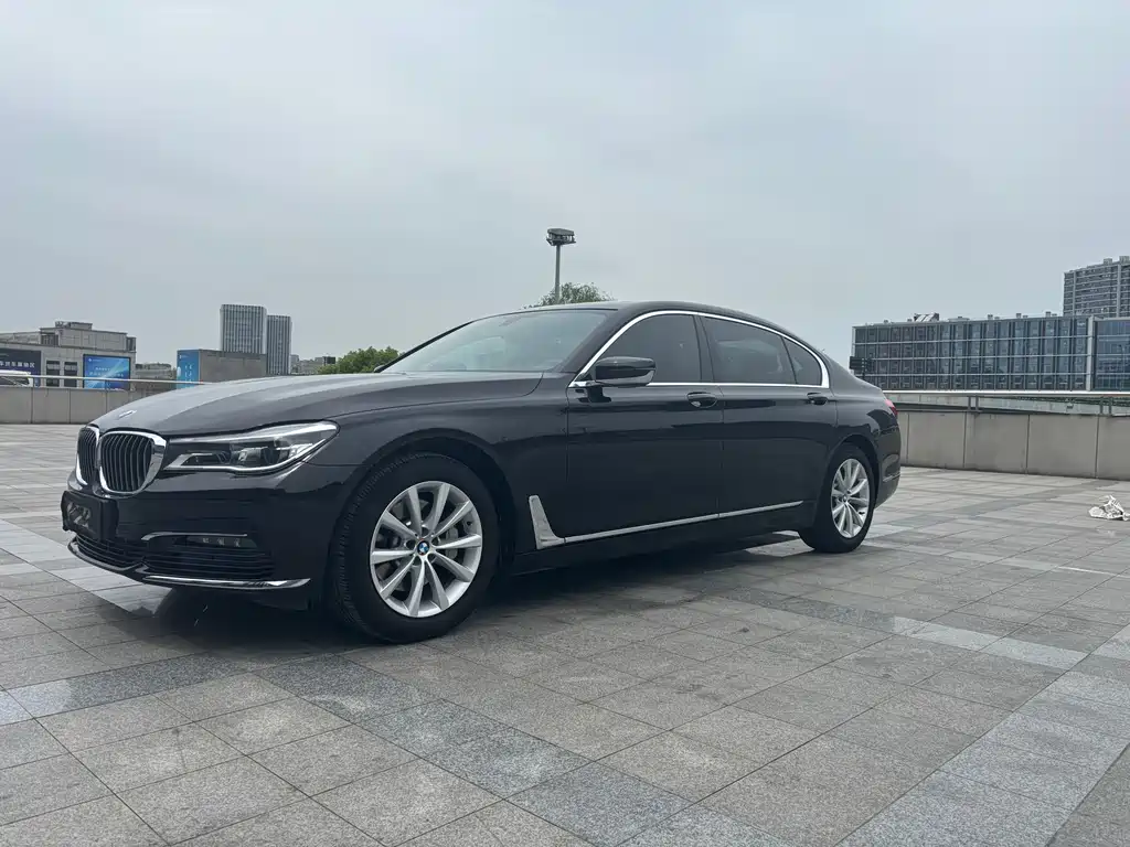 BMW 7 Series 2017 — фото 1