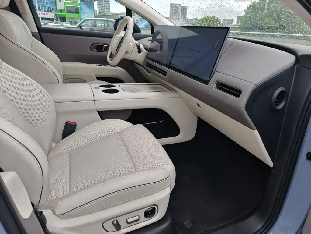 Li Auto i8 2025 — фото 10