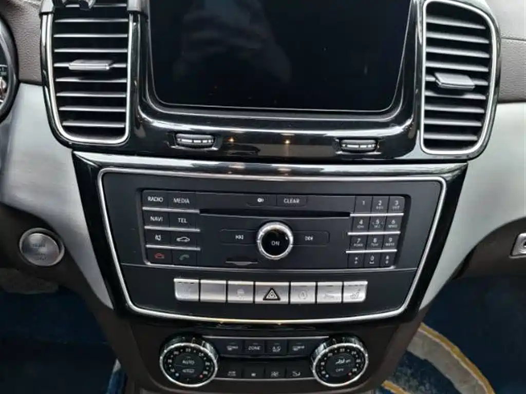 Mercedes-Benz GLS 2016 — фото 17