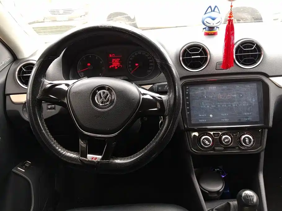 Volkswagen Jetta 2018 — фото 15