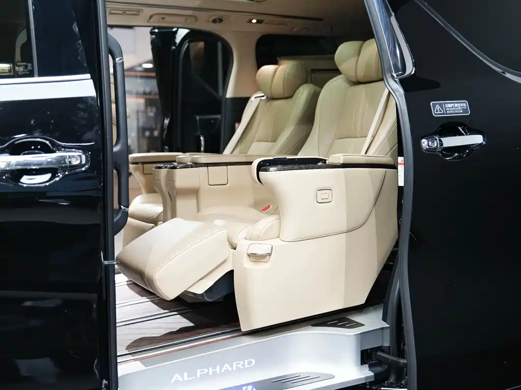 Toyota Alphard 2019 — фото 30