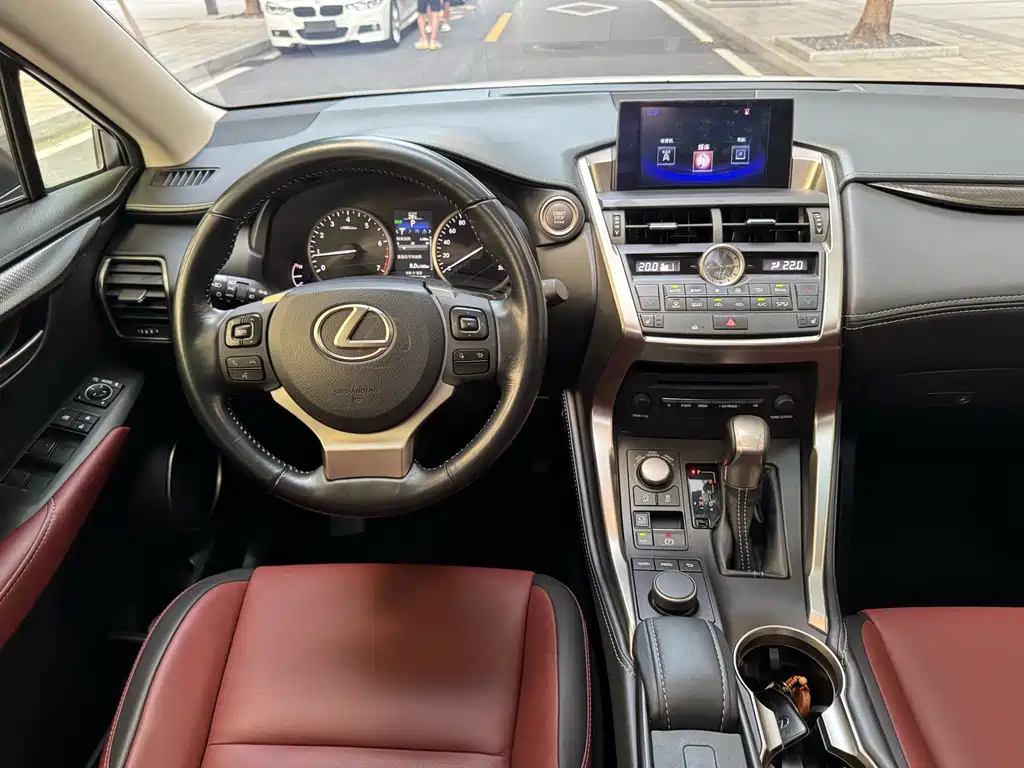 Lexus NX 2016 — фото 15