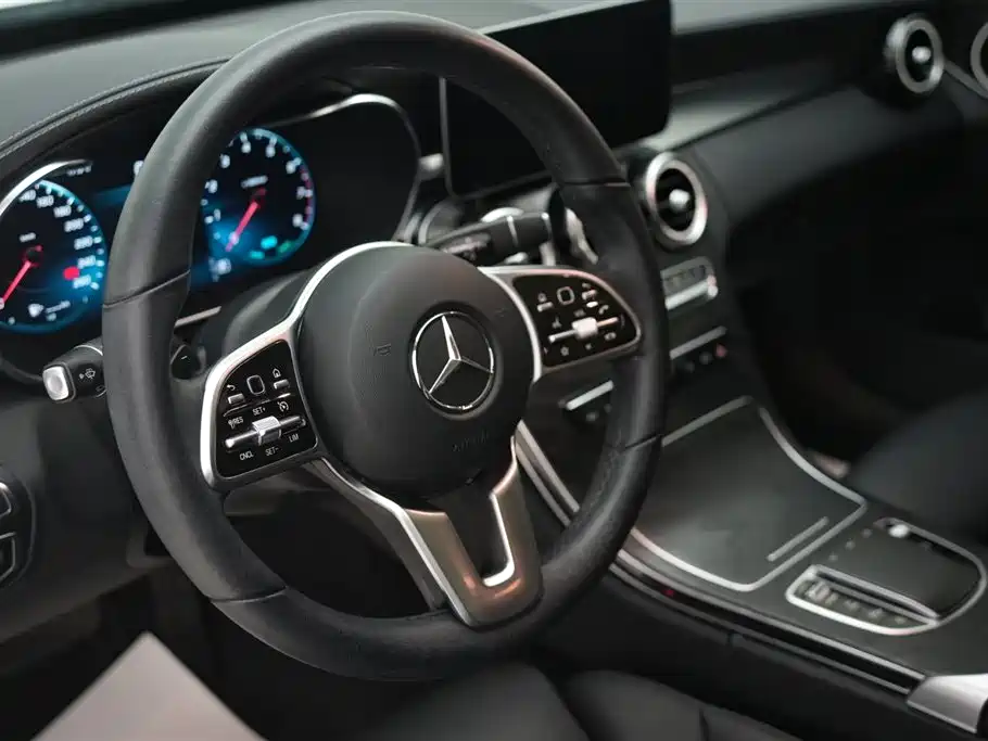 Mercedes-Benz C-Class 2019 — фото 19