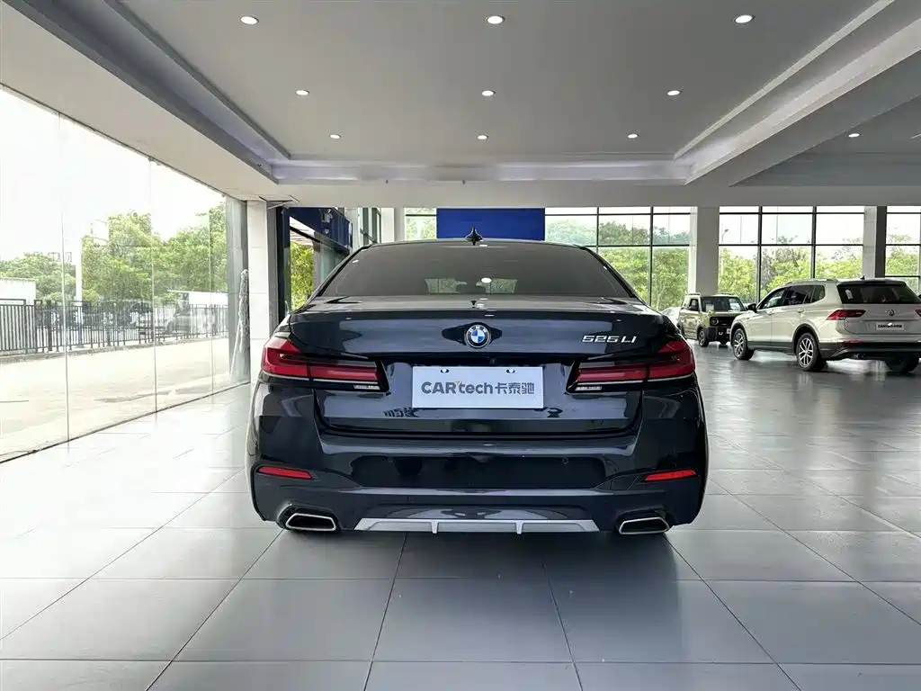 BMW 5 Series 2022