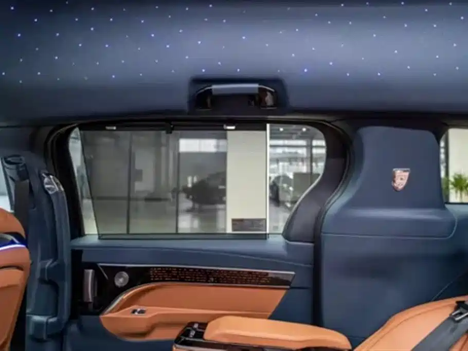 Toyota Granvia — фото 25