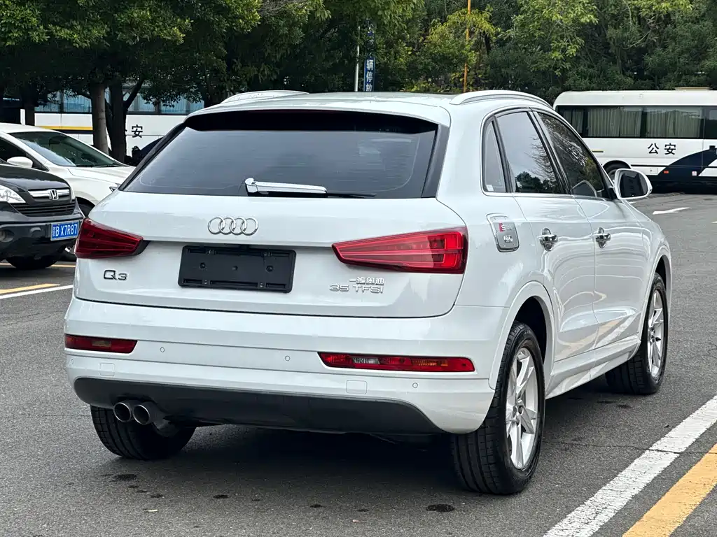 Audi Q3 2019 — фото 4