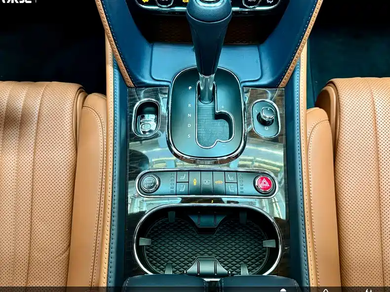 Bentley Flying Spur 2019 — фото 14