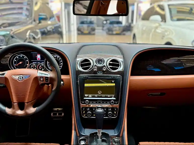 Bentley Flying Spur 2019 — фото 23