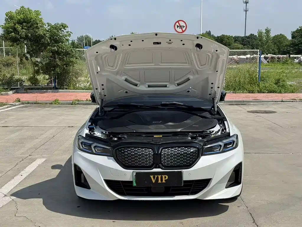 BMW i3 2025