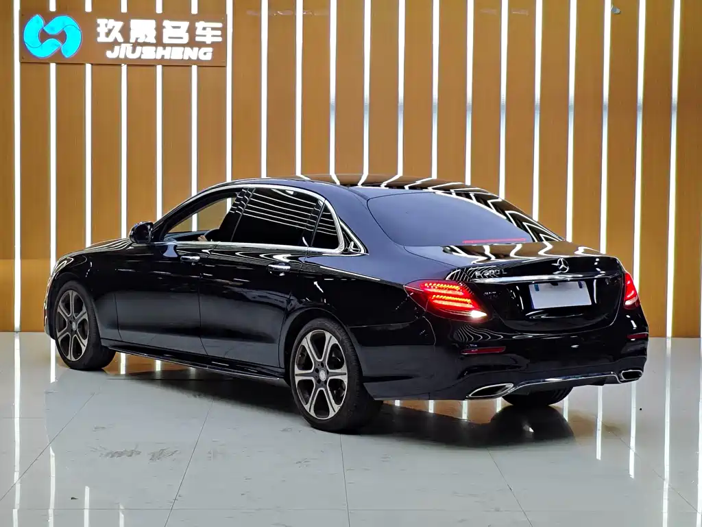 Mercedes-Benz E-Class 2017 — фото 14