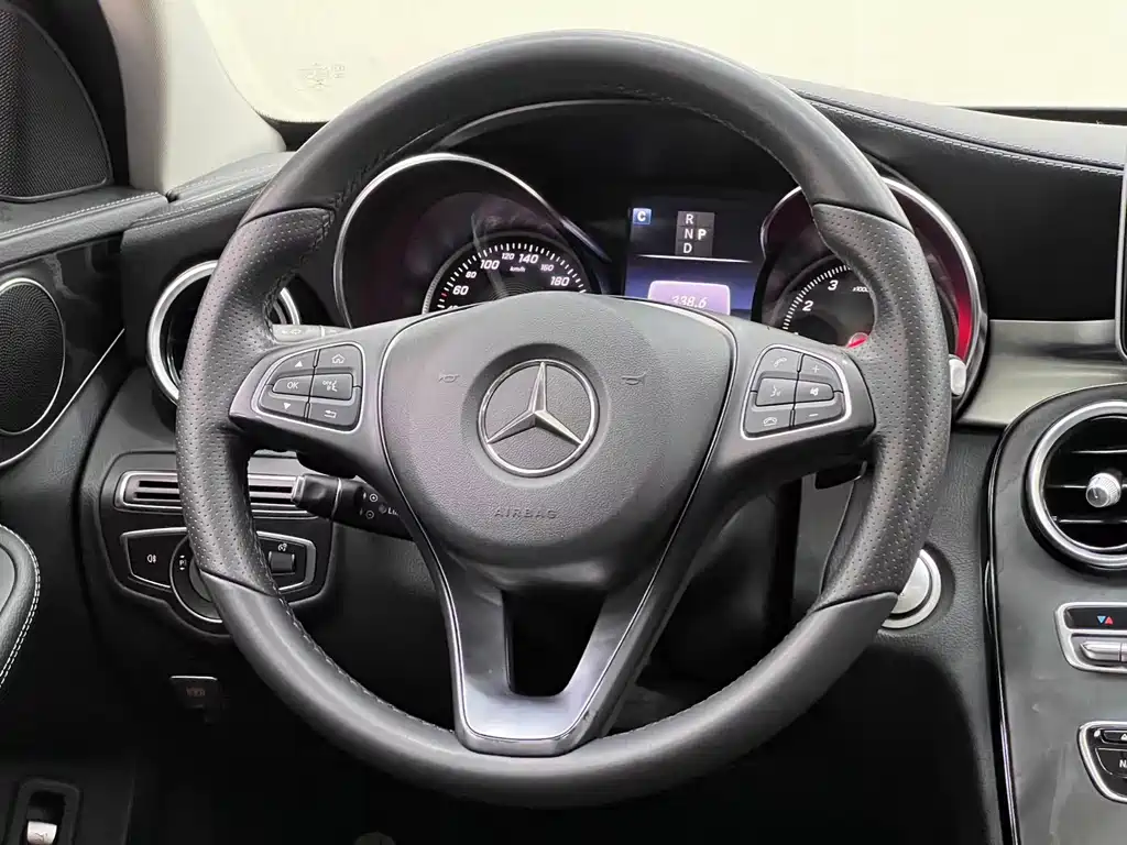 Mercedes-Benz C-Class 2018 — фото 24