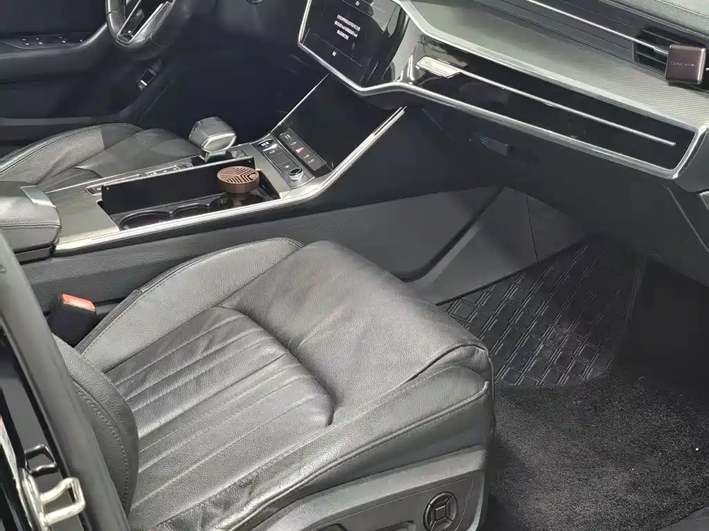 Audi A6L 2022 — фото 13