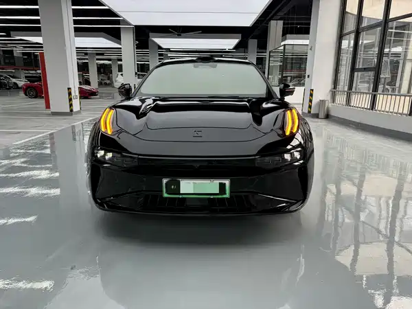 Zeekr 001 2024