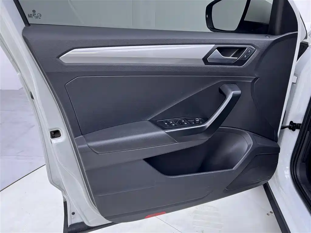 Volkswagen T-Roc 2022 — фото 14
