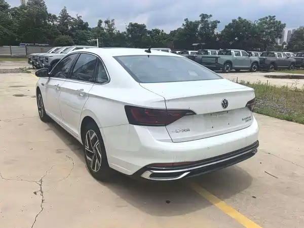 Volkswagen Sagitar 2023
