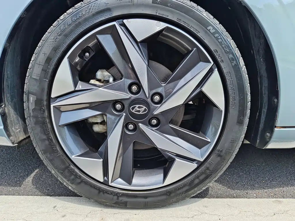 Hyundai Elantra 2023 — фото 20