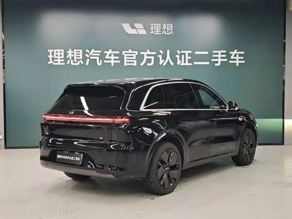 Li Auto L6 2025