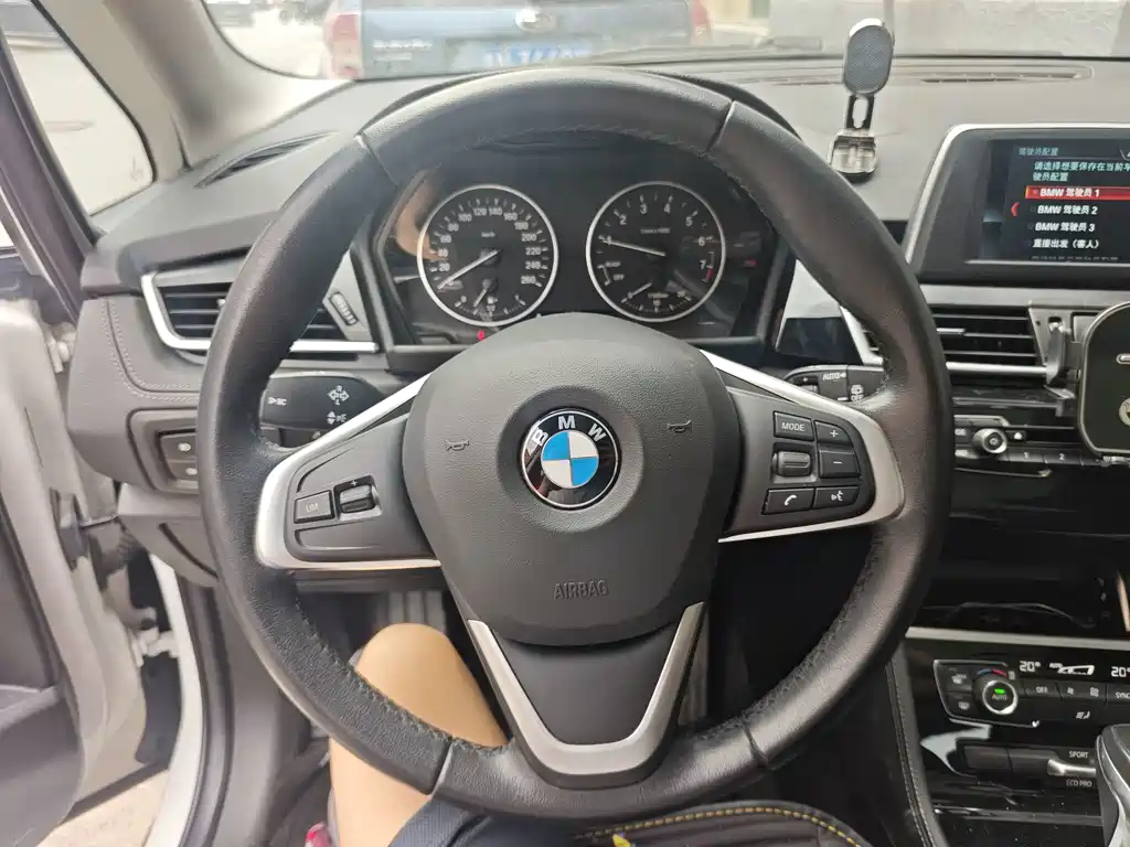 BMW 2 Series Station Wagon 2018 — фото 13