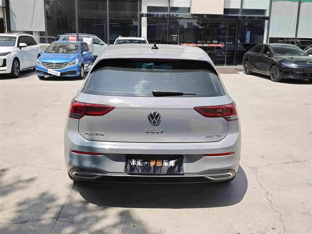 Volkswagen Golf 2023