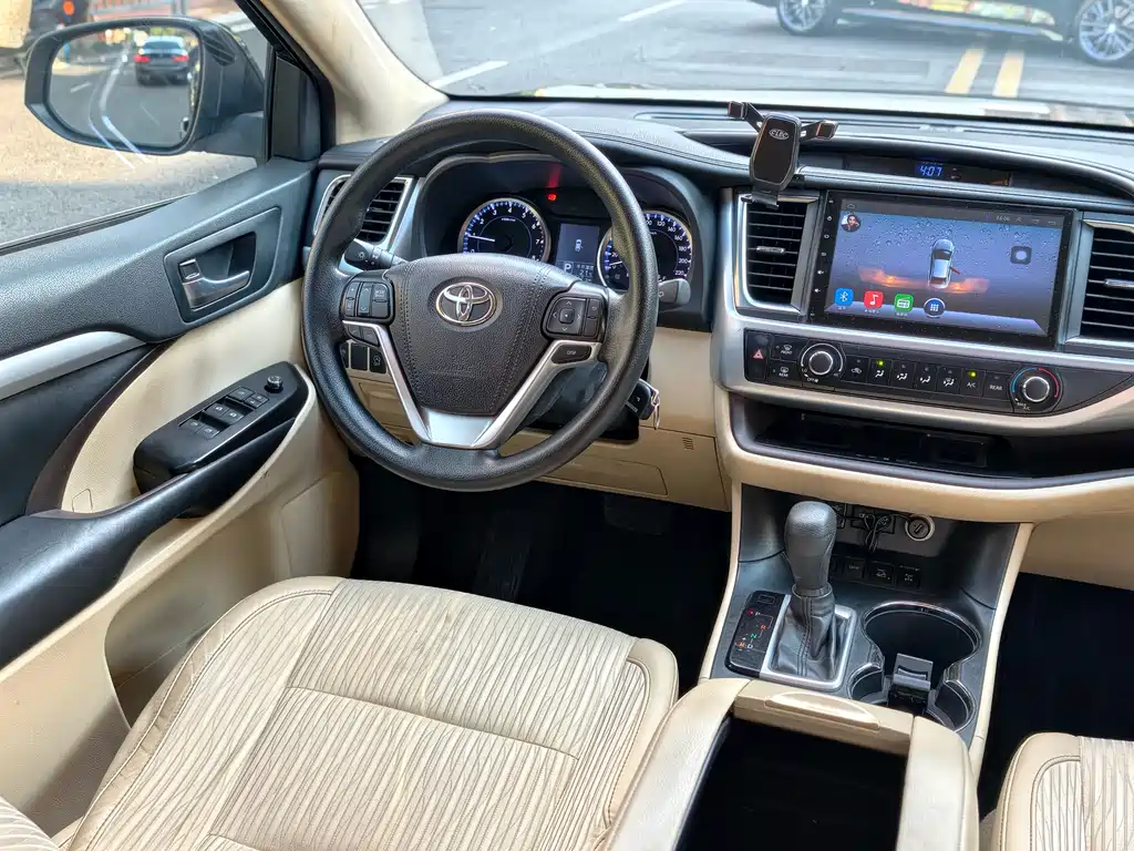 Toyota Highlander 2019 — фото 18