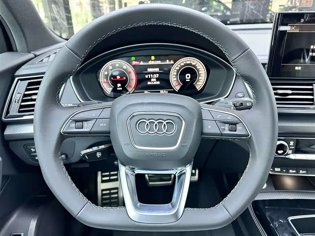 Audi Q5L 2025 — фото 12