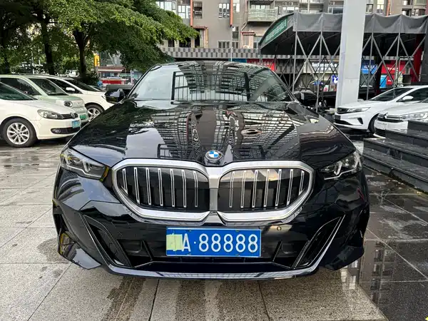 BMW 5 Series 2025