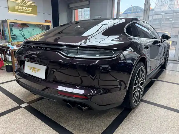Porsche Panamera 2022