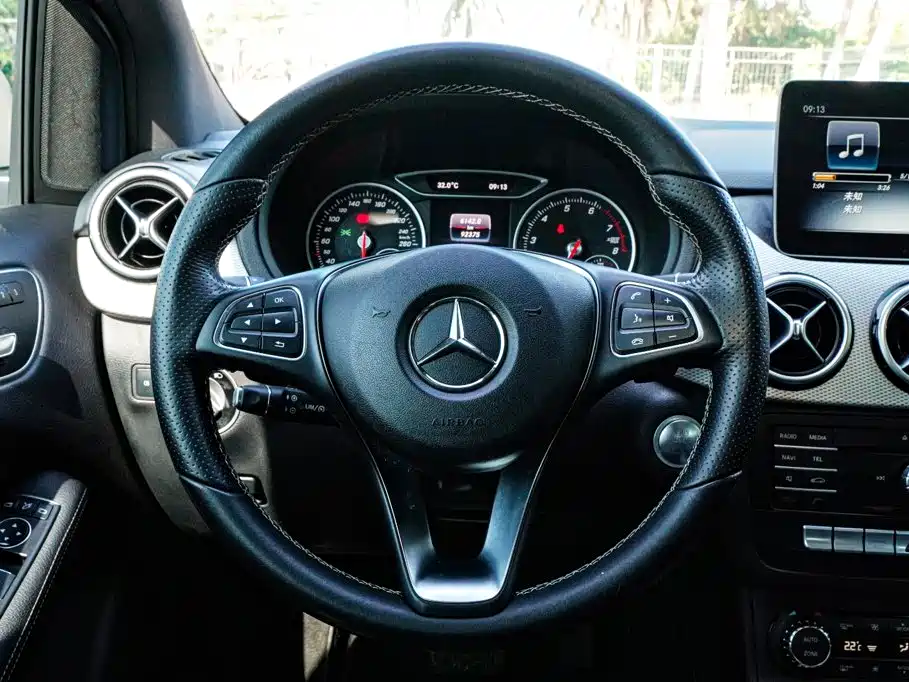 Mercedes-Benz B-Class 2018 — фото 10