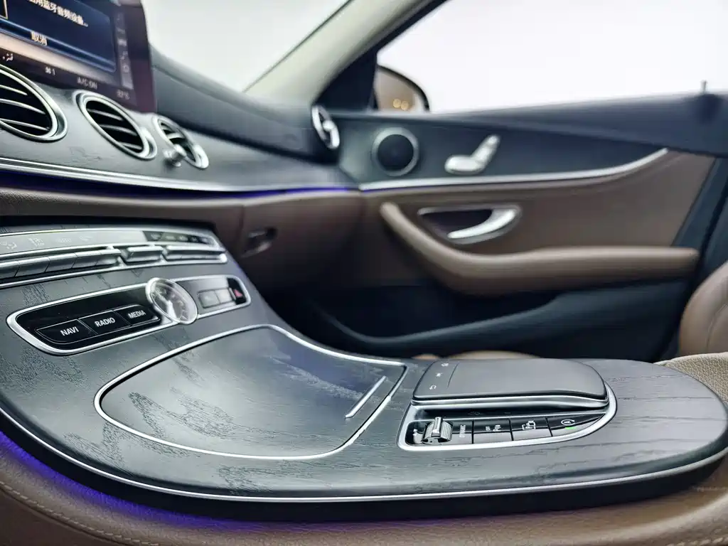 Mercedes-Benz E-Class 2019 — фото 5