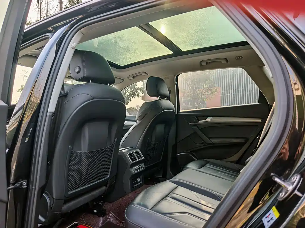 Audi Q5L 2022 — фото 16