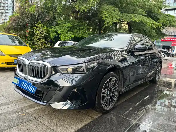 BMW 5 Series 2025