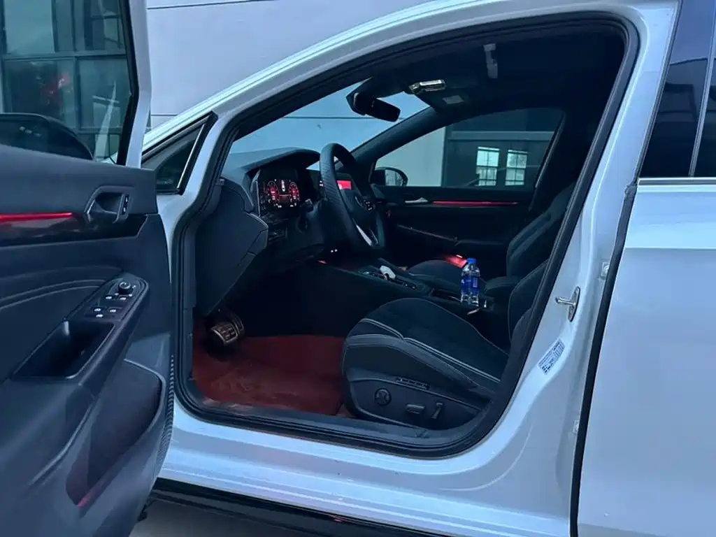 Volkswagen Golf 2022