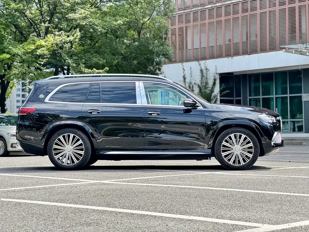 Mercedes-Benz Maybach GLS 2023 — фото 8