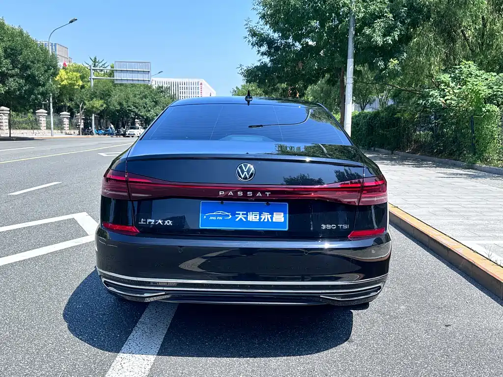 Volkswagen Passat 2025
