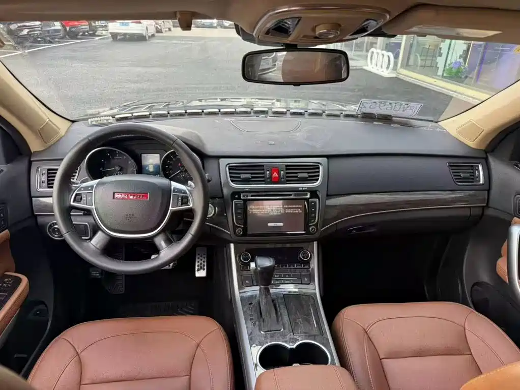 Haval H8 2015 — фото 10