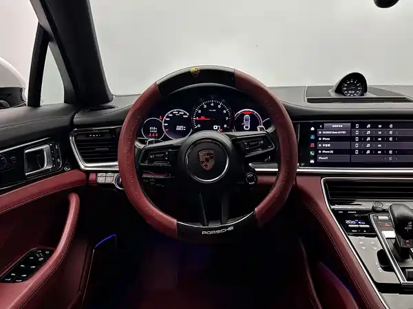 Porsche Panamera 2023