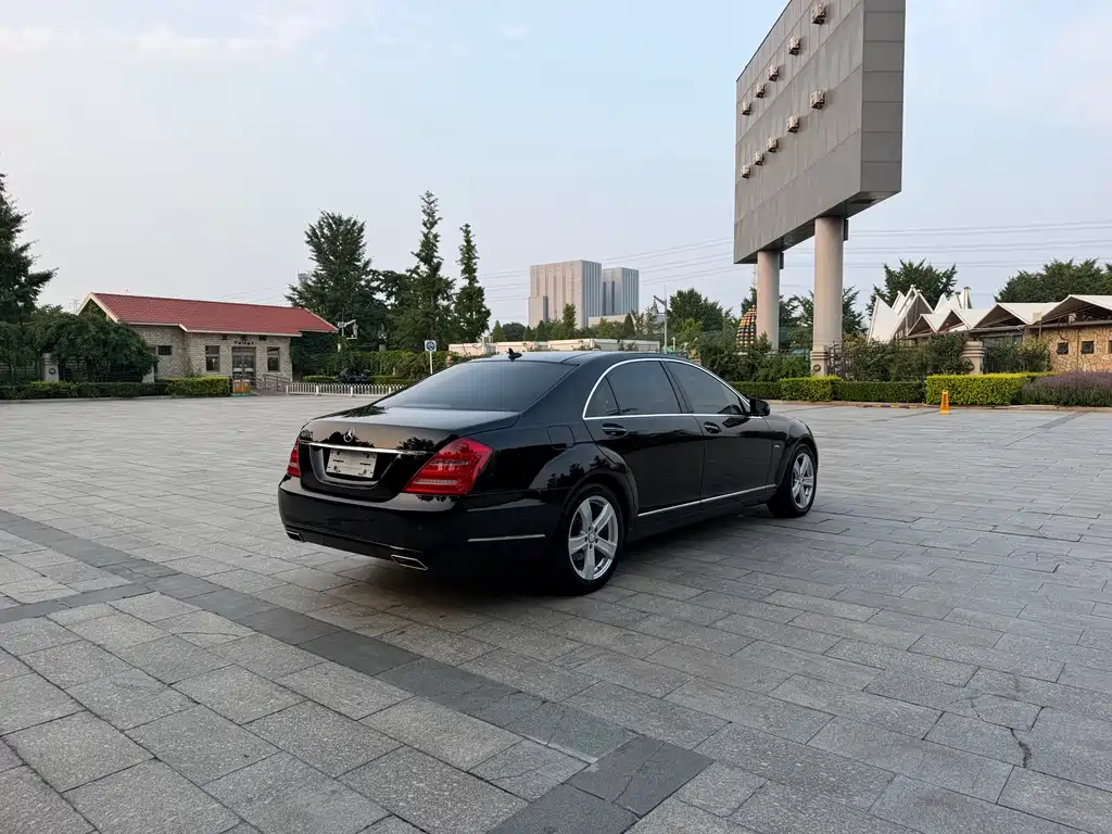 Mercedes-Benz S-Class 2013