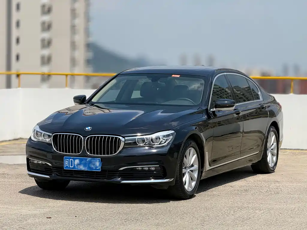 BMW 7 Series 2017 — фото 1