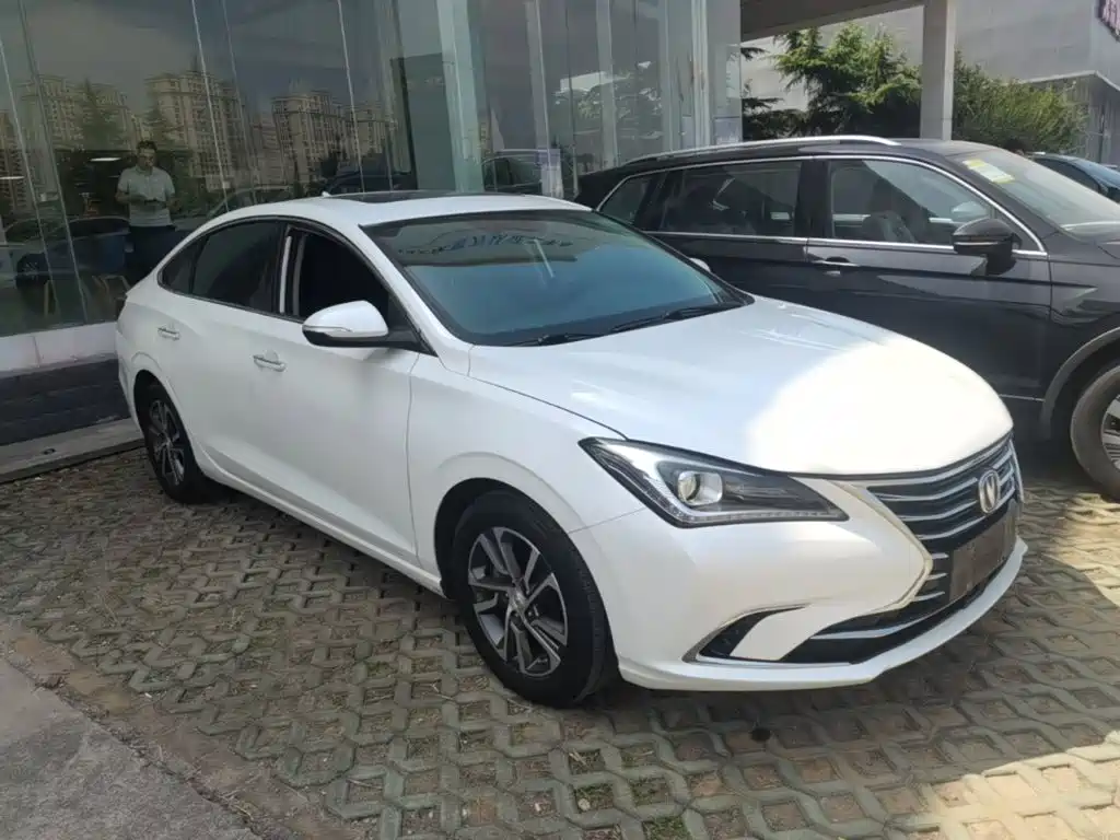 Changan Eado 2018 — фото 4