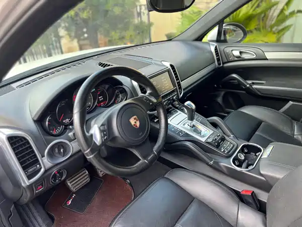 Porsche Cayenne 2012