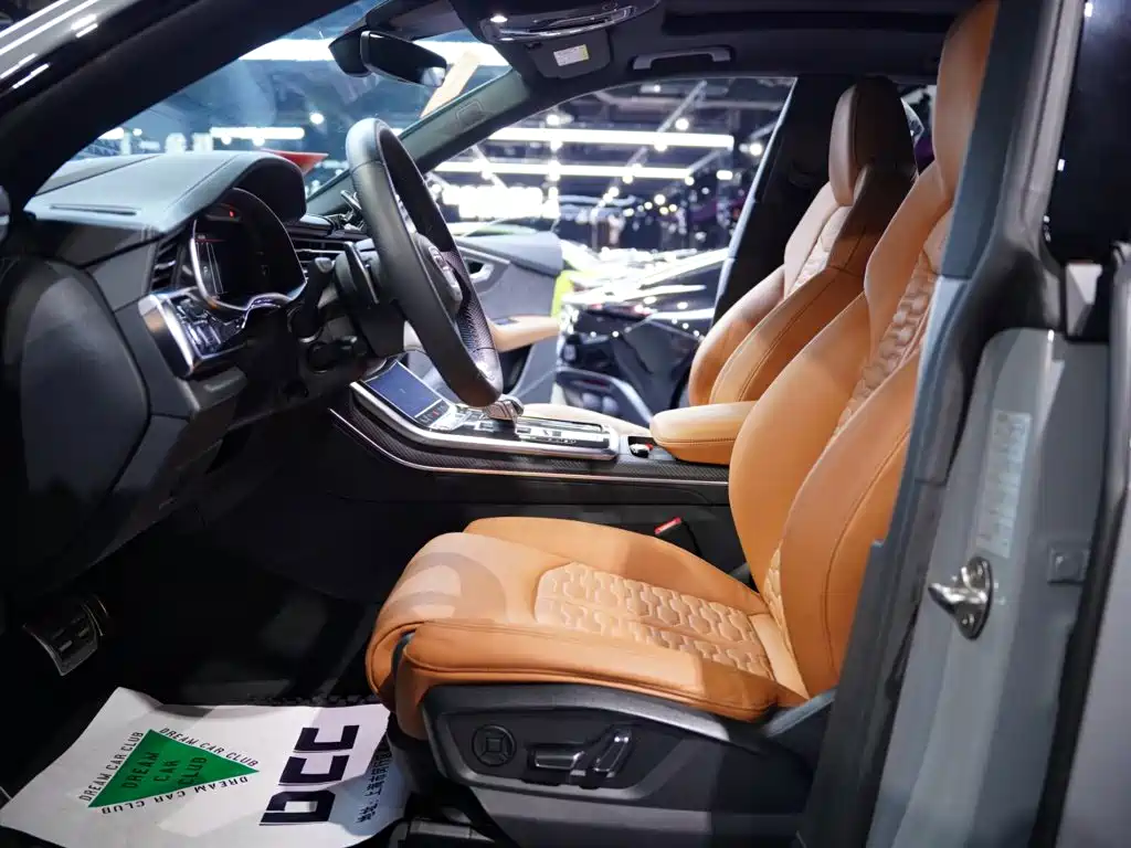 Audi RS Q8 2023 — фото 12