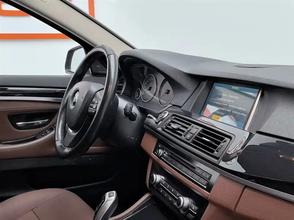 BMW 5 Series 2016 — фото 22