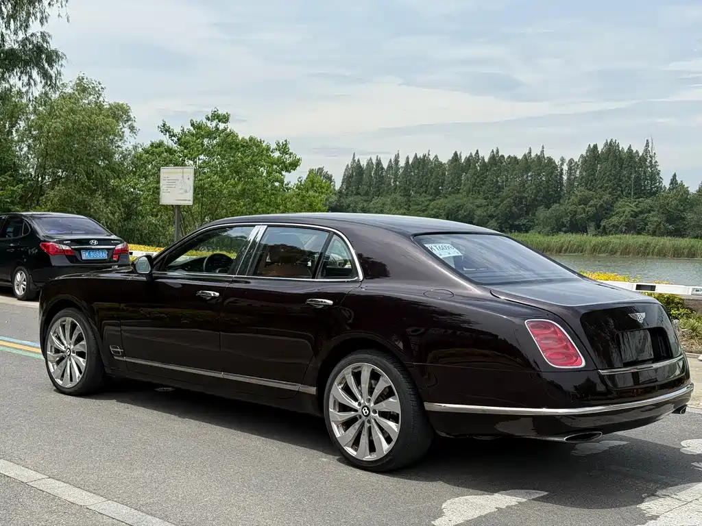 Bentley Mulsanne 2013 — фото 12