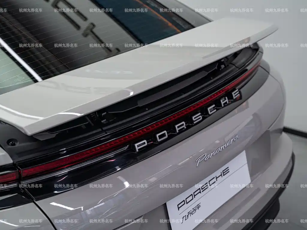 Porsche Panamera 2025 — фото 11