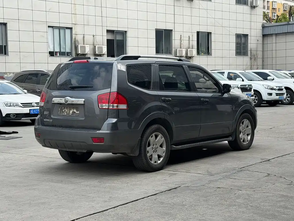 Kia Borrego 2015 — фото 11